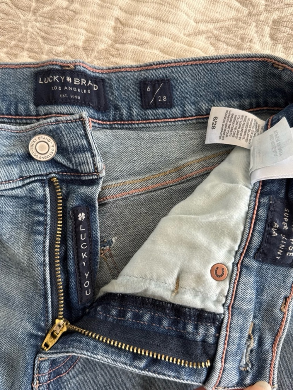 Lucky Brand Light Wash Blue Denim Jeans mid rise super skinny Ava